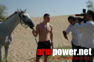 Vendetta in Dubai - preparing # Siłowanie na ręce # Armwrestling # Armpower.net