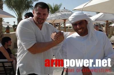 Vendetta in Dubai - preparing # Armwrestling # Armpower.net