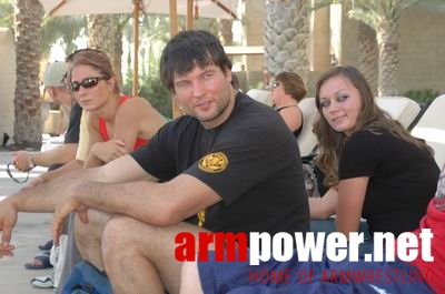 Vendetta in Dubai - preparing # Armwrestling # Armpower.net