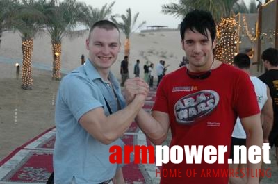 Vendetta in Dubai - preparing # Armwrestling # Armpower.net