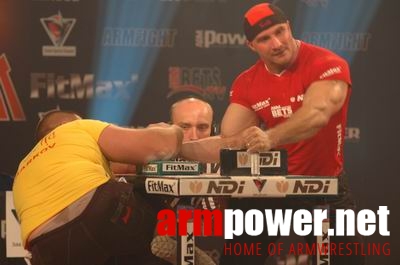 Vendetta in Dubai # Siłowanie na ręce # Armwrestling # Armpower.net