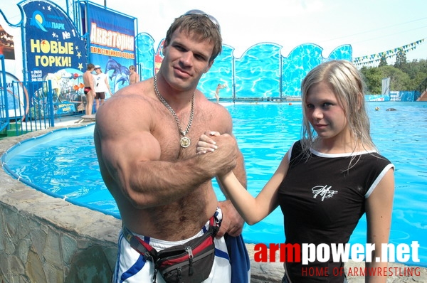 Vendetta Yalta - Swimming Pool # Armwrestling # Armpower.net