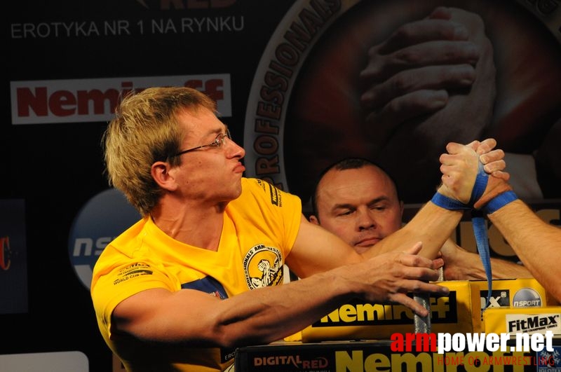 Nemiroff 2008 - Day 1 - Left hand # Siłowanie na ręce # Armwrestling # Armpower.net