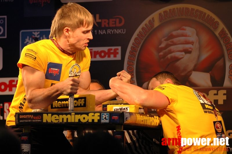 Nemiroff 2008 - Day 1 - Left hand # Siłowanie na ręce # Armwrestling # Armpower.net