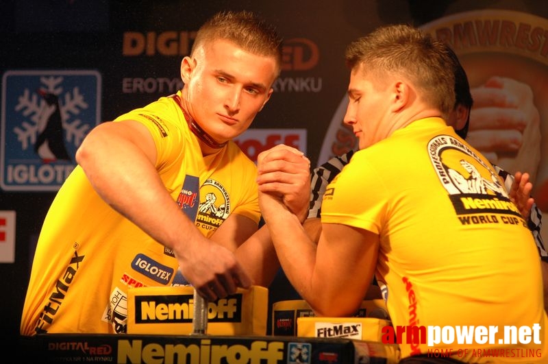 Nemiroff 2008 - Day 1 - Left hand # Siłowanie na ręce # Armwrestling # Armpower.net