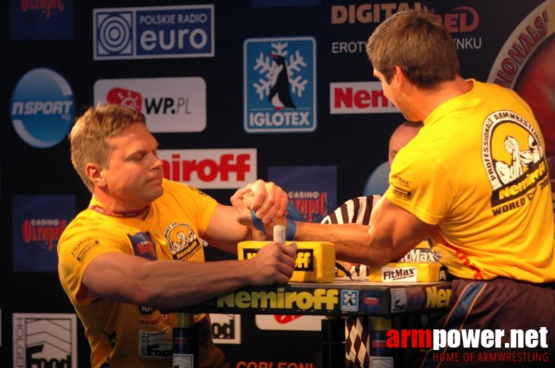 Nemiroff 2008 - Day 1 - Left hand # Siłowanie na ręce # Armwrestling # Armpower.net