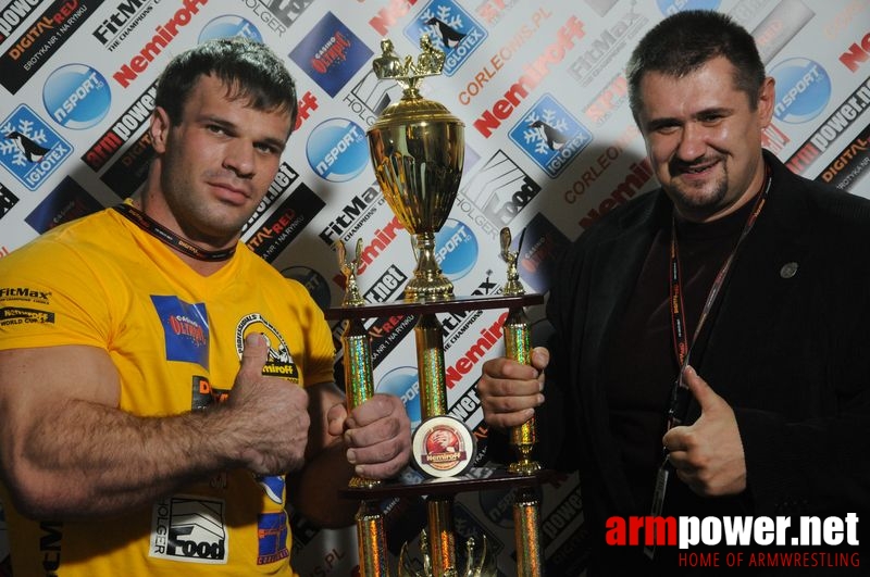 Nemiroff 2008 - Day 1 - Left hand # Siłowanie na ręce # Armwrestling # Armpower.net