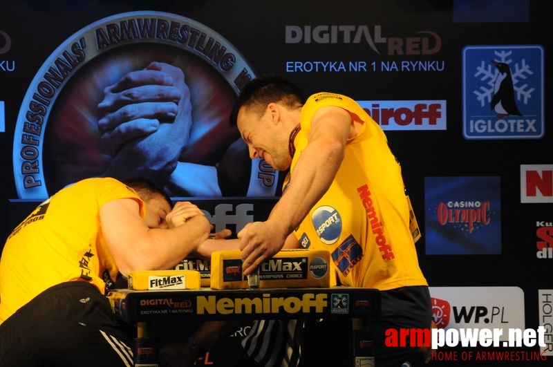 Nemiroff 2008 - Day 2 - Right hand # Siłowanie na ręce # Armwrestling # Armpower.net