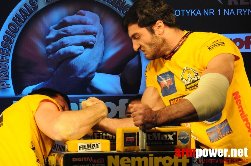 Nemiroff 2008 - Day 2 - Right hand # Armwrestling # Armpower.net