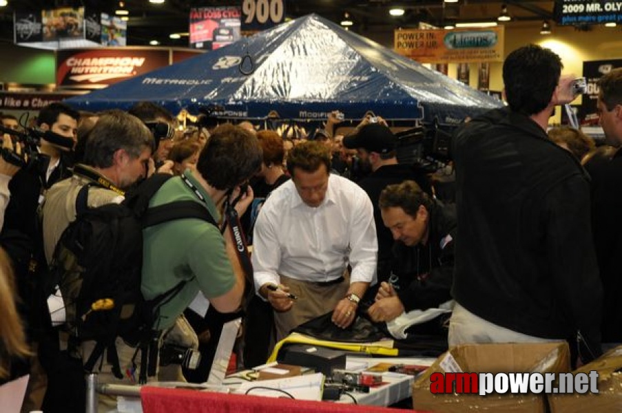 Arnold Classic 2009 - Arnold Schwarzenegger # Aрмспорт # Armsport # Armpower.net