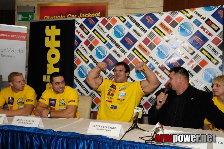 Nemiroff 2009 - Day 1 - Left hand # Siłowanie na ręce # Armwrestling # Armpower.net