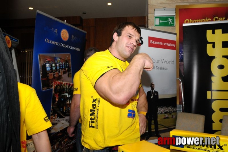 Nemiroff 2009 - Day 1 - Left hand # Armwrestling # Armpower.net