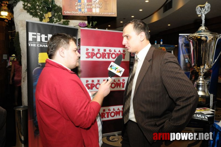 Nemiroff 2009 - Day 1 - Left hand # Siłowanie na ręce # Armwrestling # Armpower.net