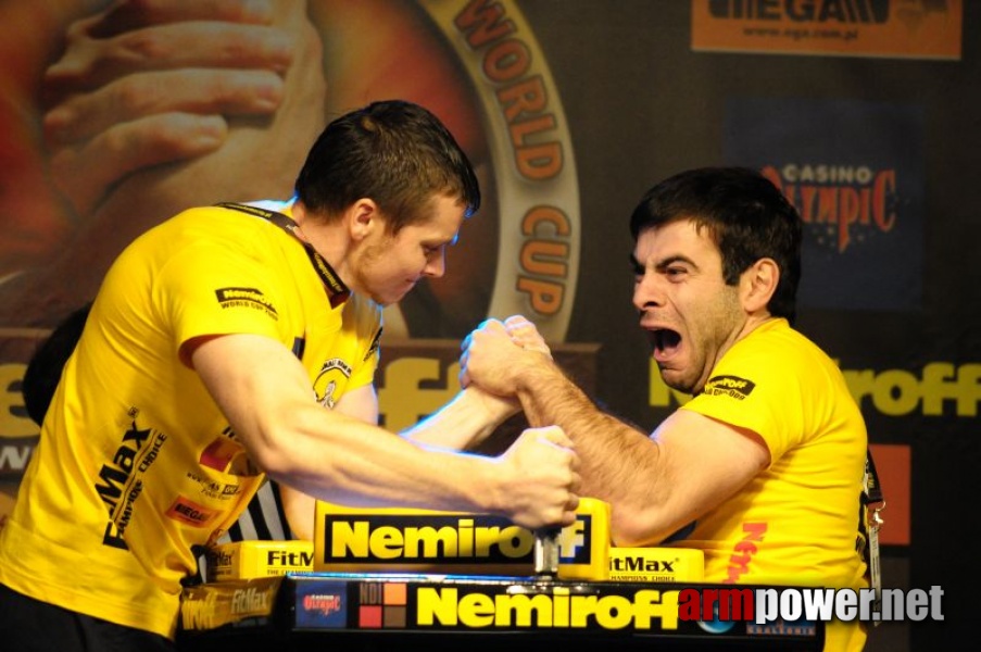 Nemiroff 2009 - Day 1 - Left hand # Armwrestling # Armpower.net