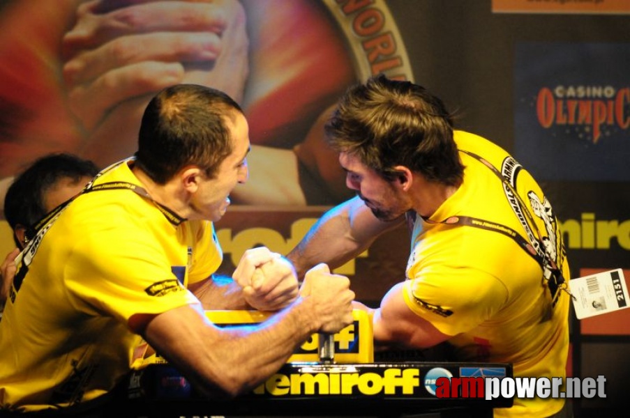 Nemiroff 2009 - Day 1 - Left hand # Siłowanie na ręce # Armwrestling # Armpower.net