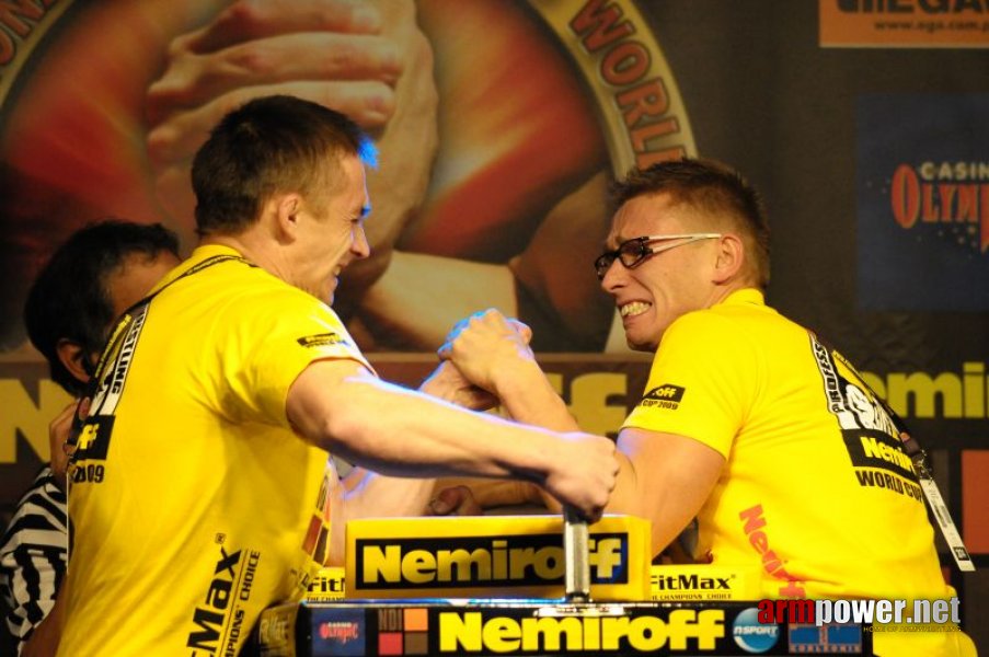 Nemiroff 2009 - Day 1 - Left hand # Siłowanie na ręce # Armwrestling # Armpower.net