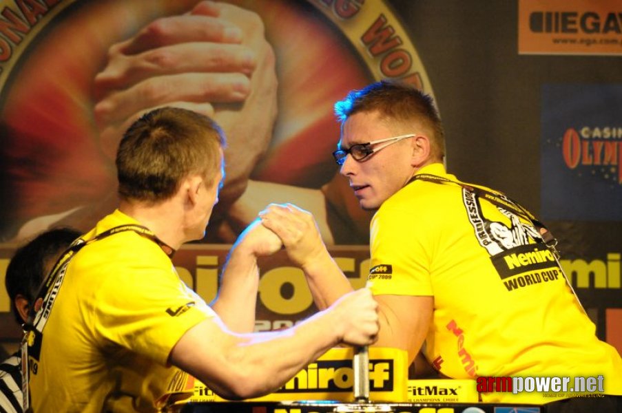 Nemiroff 2009 - Day 1 - Left hand # Siłowanie na ręce # Armwrestling # Armpower.net