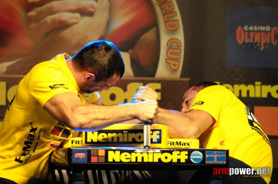 Nemiroff 2009 - Day 1 - Left hand # Siłowanie na ręce # Armwrestling # Armpower.net