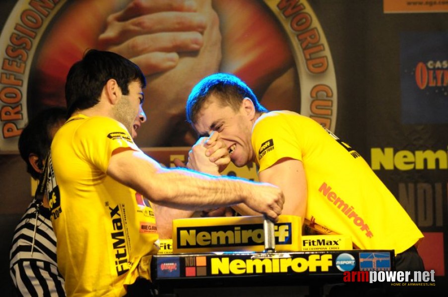 Nemiroff 2009 - Day 1 - Left hand # Armwrestling # Armpower.net