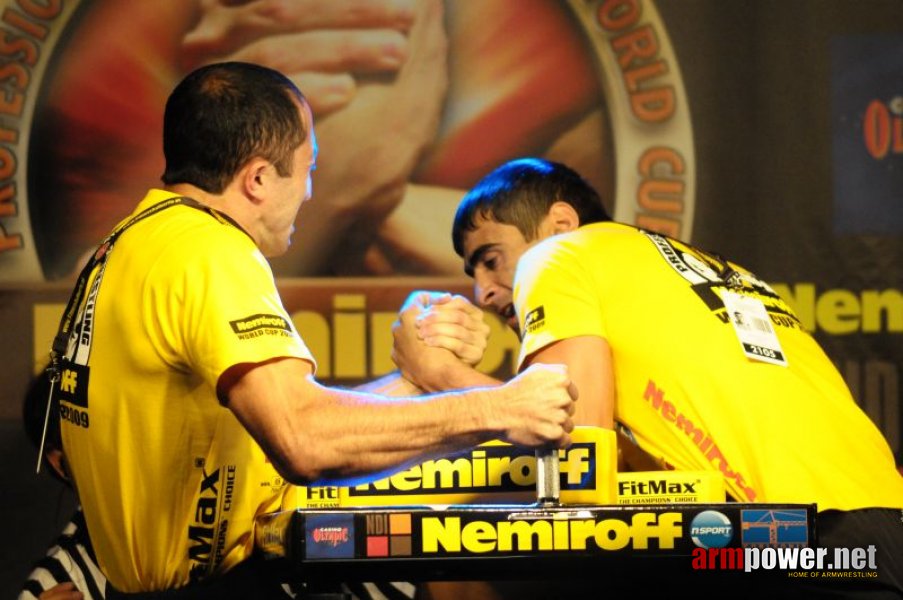 Nemiroff 2009 - Day 1 - Left hand # Siłowanie na ręce # Armwrestling # Armpower.net