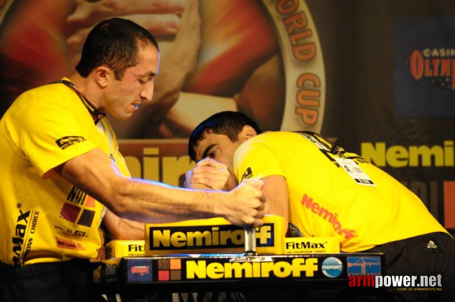 Nemiroff 2009 - Day 1 - Left hand # Siłowanie na ręce # Armwrestling # Armpower.net