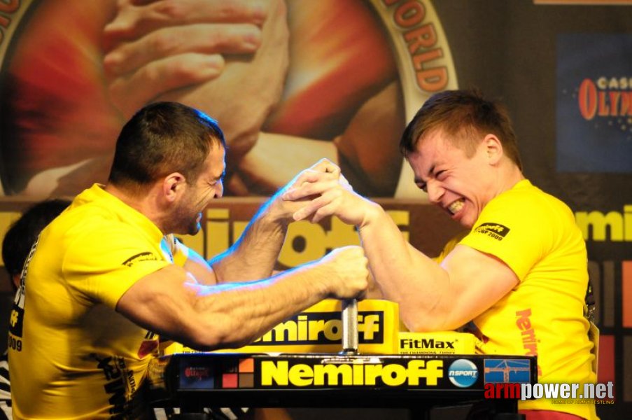 Nemiroff 2009 - Day 1 - Left hand # Armwrestling # Armpower.net