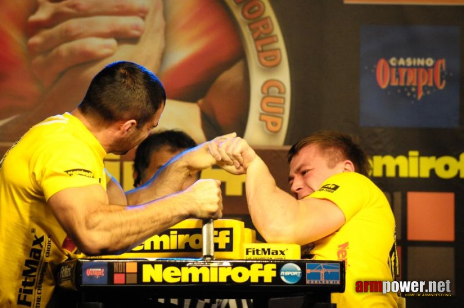 Nemiroff 2009 - Day 1 - Left hand # Siłowanie na ręce # Armwrestling # Armpower.net