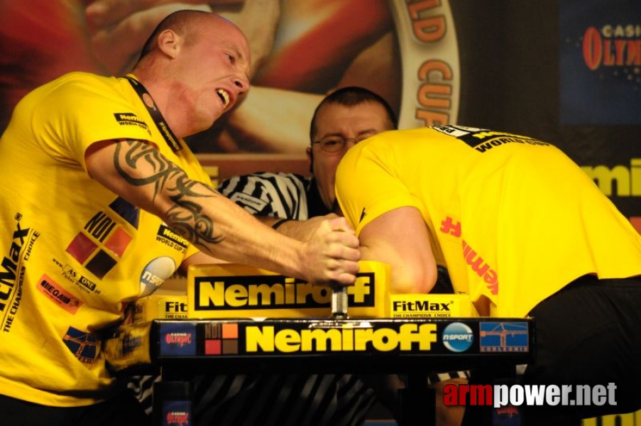 Nemiroff 2009 - Day 1 - Left hand # Siłowanie na ręce # Armwrestling # Armpower.net