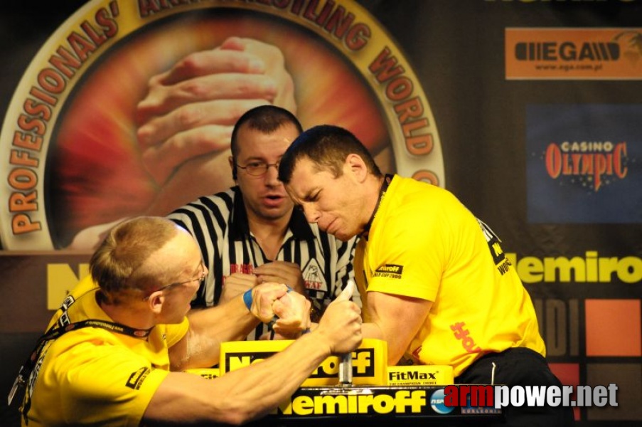 Nemiroff 2009 - Day 1 - Left hand # Siłowanie na ręce # Armwrestling # Armpower.net