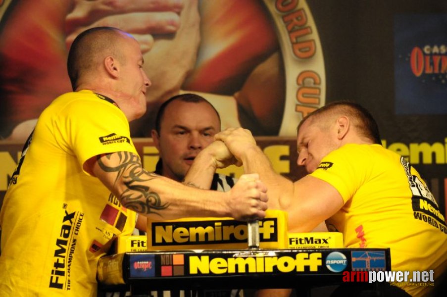 Nemiroff 2009 - Day 1 - Left hand # Siłowanie na ręce # Armwrestling # Armpower.net