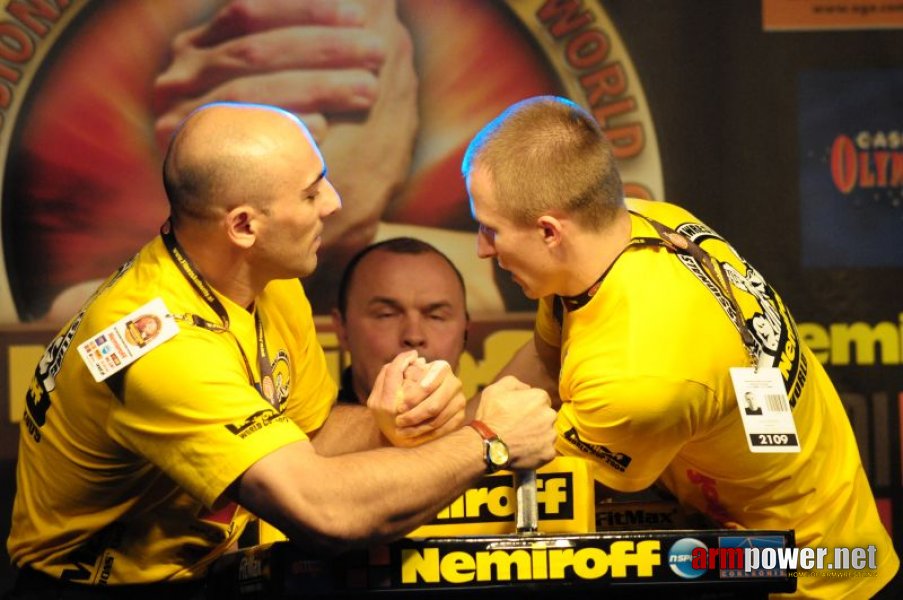 Nemiroff 2009 - Day 1 - Left hand # Siłowanie na ręce # Armwrestling # Armpower.net