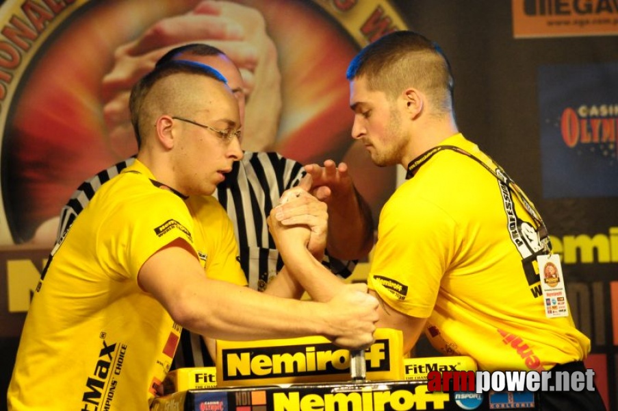 Nemiroff 2009 - Day 1 - Left hand # Siłowanie na ręce # Armwrestling # Armpower.net