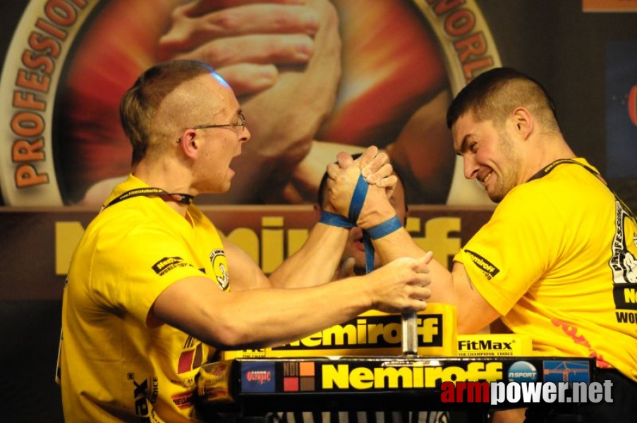 Nemiroff 2009 - Day 1 - Left hand # Siłowanie na ręce # Armwrestling # Armpower.net