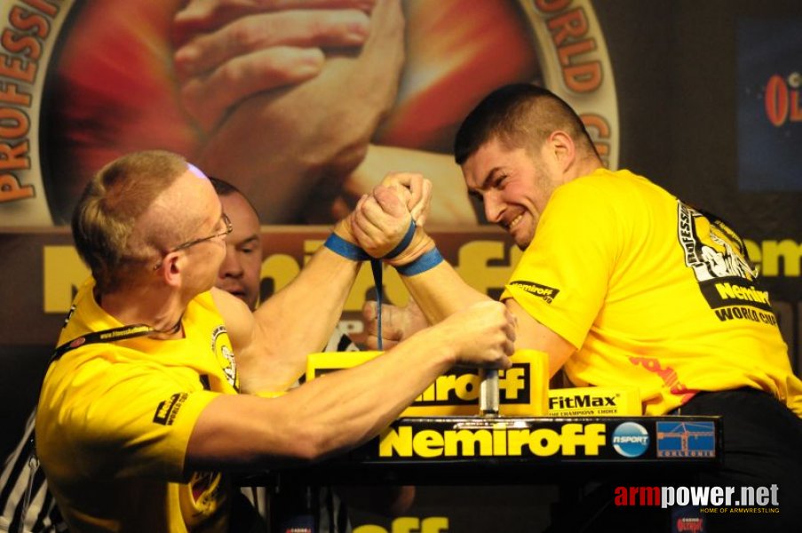 Nemiroff 2009 - Day 1 - Left hand # Siłowanie na ręce # Armwrestling # Armpower.net