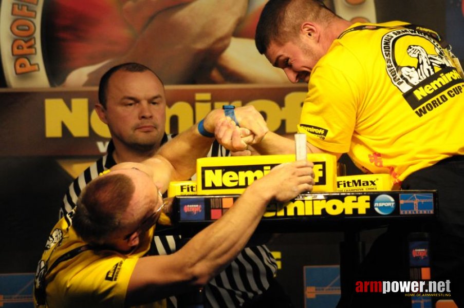 Nemiroff 2009 - Day 1 - Left hand # Armwrestling # Armpower.net