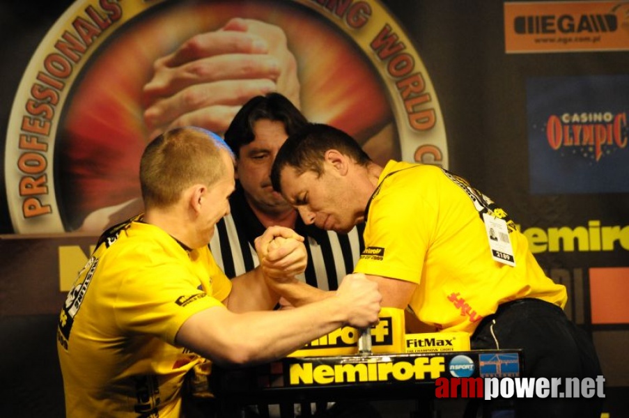 Nemiroff 2009 - Day 1 - Left hand # Siłowanie na ręce # Armwrestling # Armpower.net