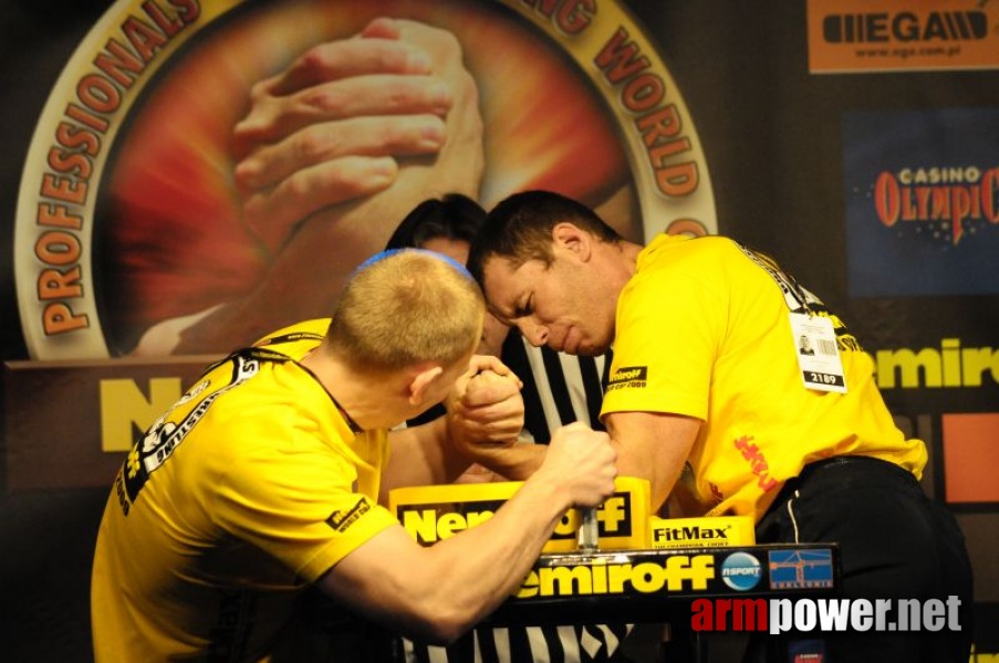 Nemiroff 2009 - Day 1 - Left hand # Siłowanie na ręce # Armwrestling # Armpower.net