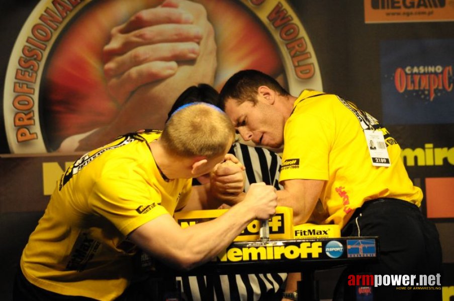 Nemiroff 2009 - Day 1 - Left hand # Siłowanie na ręce # Armwrestling # Armpower.net