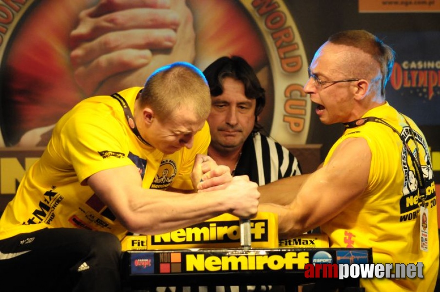 Nemiroff 2009 - Day 1 - Left hand # Siłowanie na ręce # Armwrestling # Armpower.net