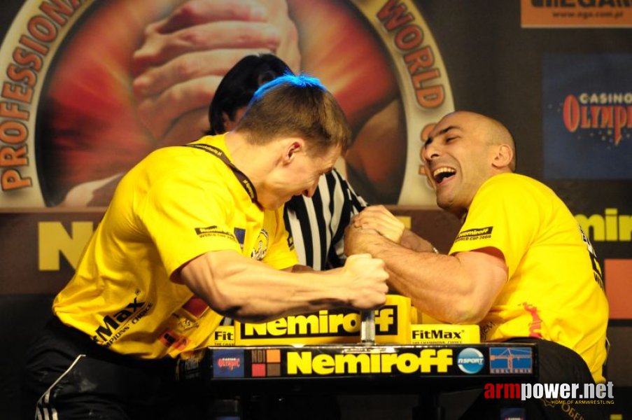 Nemiroff 2009 - Day 1 - Left hand # Armwrestling # Armpower.net