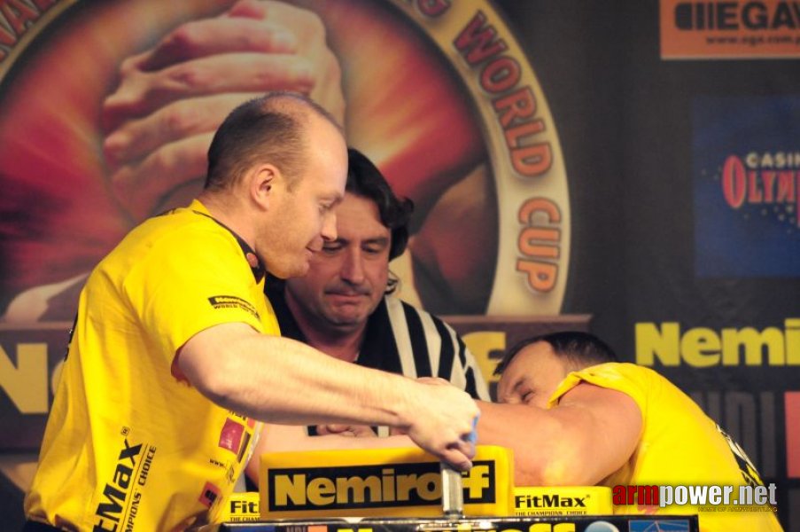 Nemiroff 2009 - Day 1 - Left hand # Siłowanie na ręce # Armwrestling # Armpower.net