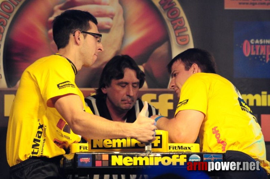 Nemiroff 2009 - Day 1 - Left hand # Armwrestling # Armpower.net