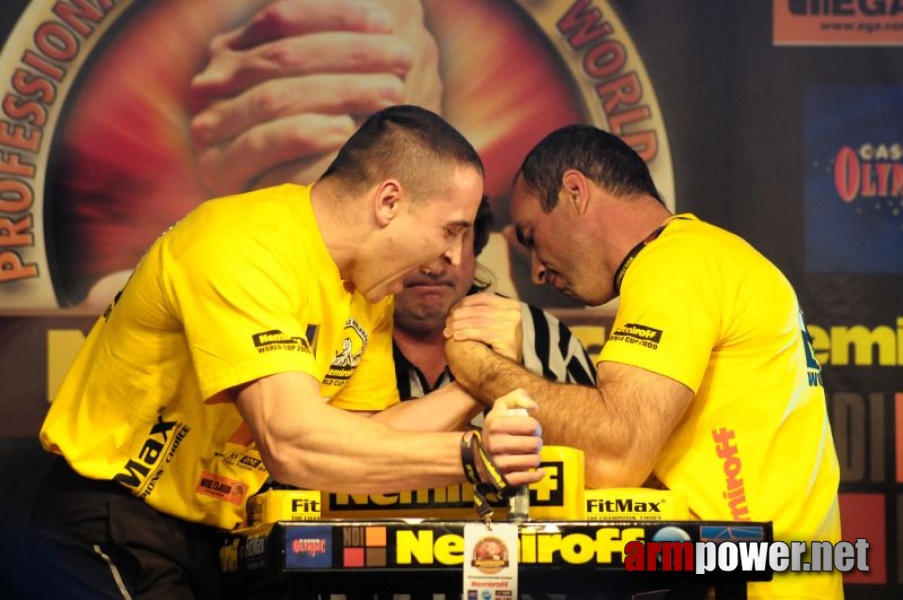 Nemiroff 2009 - Day 1 - Left hand # Siłowanie na ręce # Armwrestling # Armpower.net