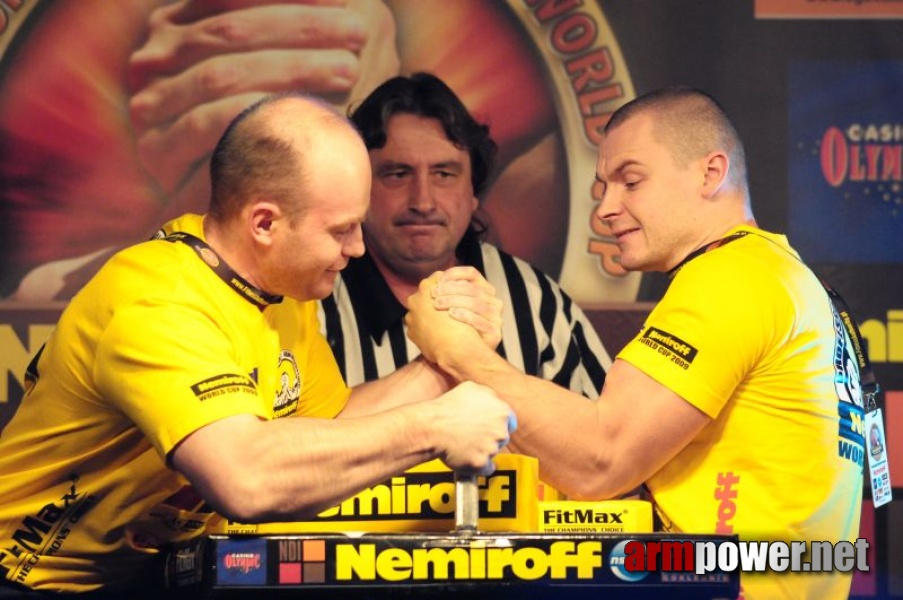 Nemiroff 2009 - Day 1 - Left hand # Armwrestling # Armpower.net