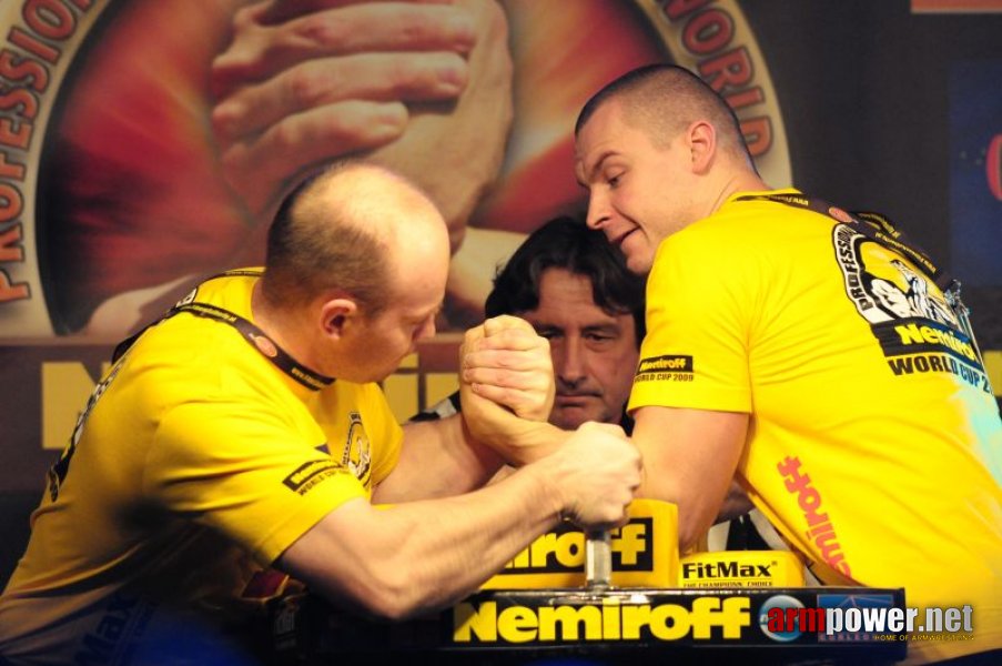 Nemiroff 2009 - Day 1 - Left hand # Siłowanie na ręce # Armwrestling # Armpower.net