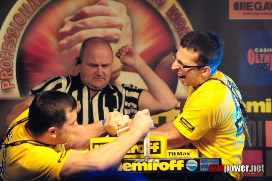 Nemiroff 2009 - Day 1 - Left hand # Armwrestling # Armpower.net