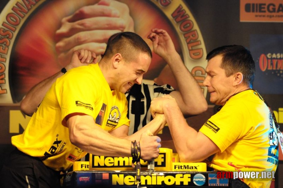 Nemiroff 2009 - Day 1 - Left hand # Armwrestling # Armpower.net