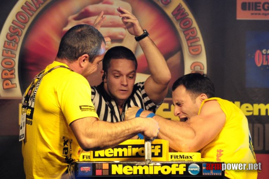 Nemiroff 2009 - Day 1 - Left hand # Armwrestling # Armpower.net