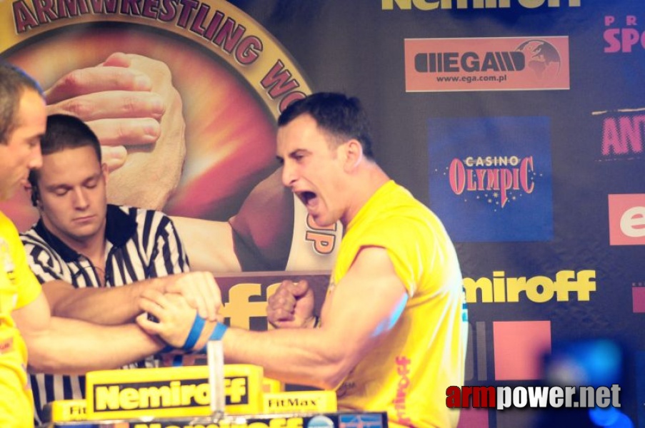 Nemiroff 2009 - Day 1 - Left hand # Siłowanie na ręce # Armwrestling # Armpower.net