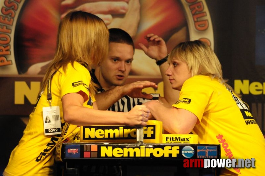 Nemiroff 2009 - Day 1 - Left hand # Siłowanie na ręce # Armwrestling # Armpower.net